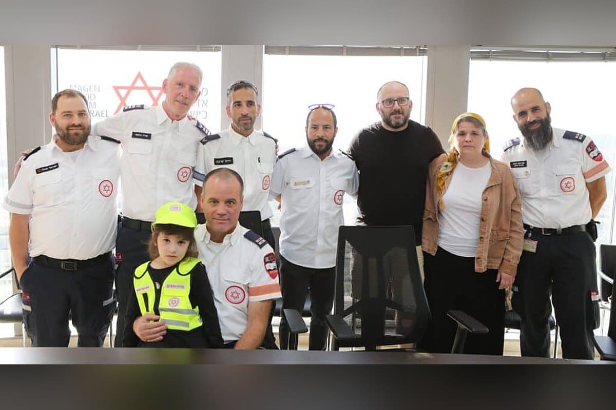 Family reunites with the MAGEN DAVID ADOM team that saved their daughter
